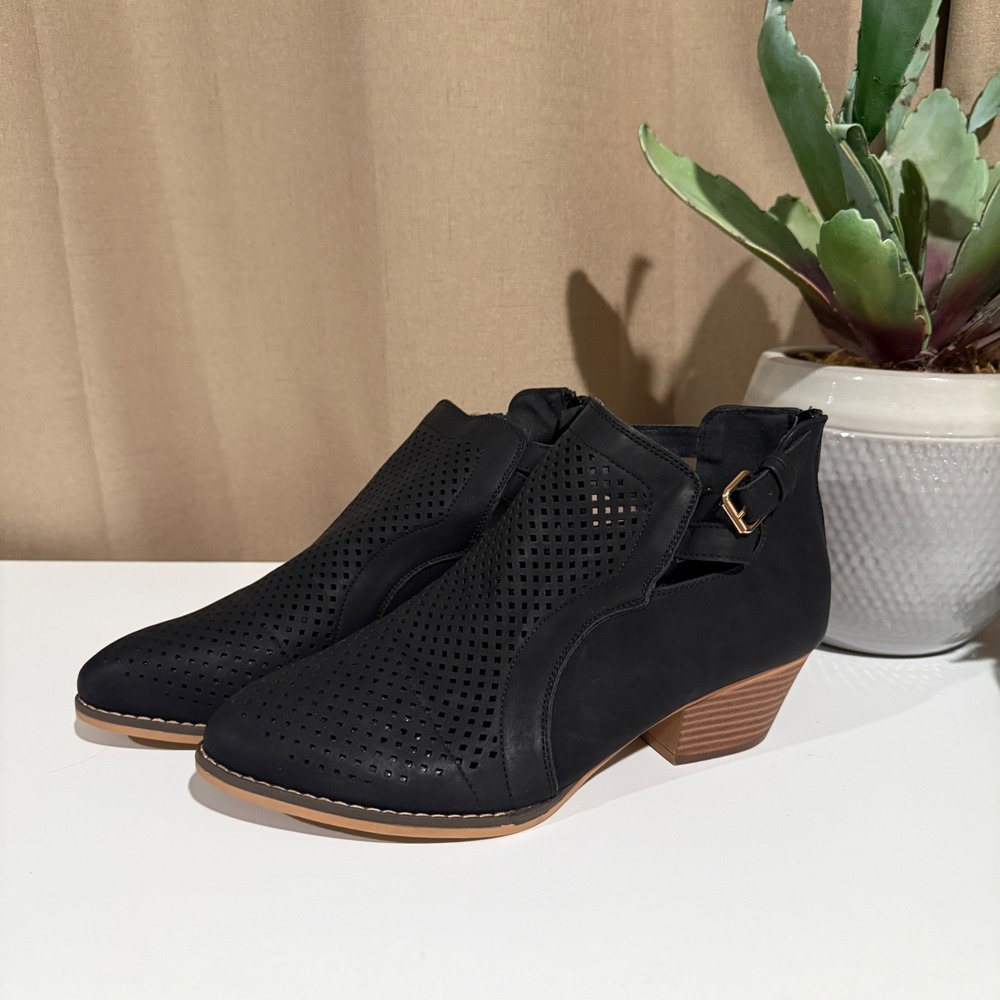 Cloudwalkers Womens Black Perforated Cutout Ankle Boots Block Heel Size 9W